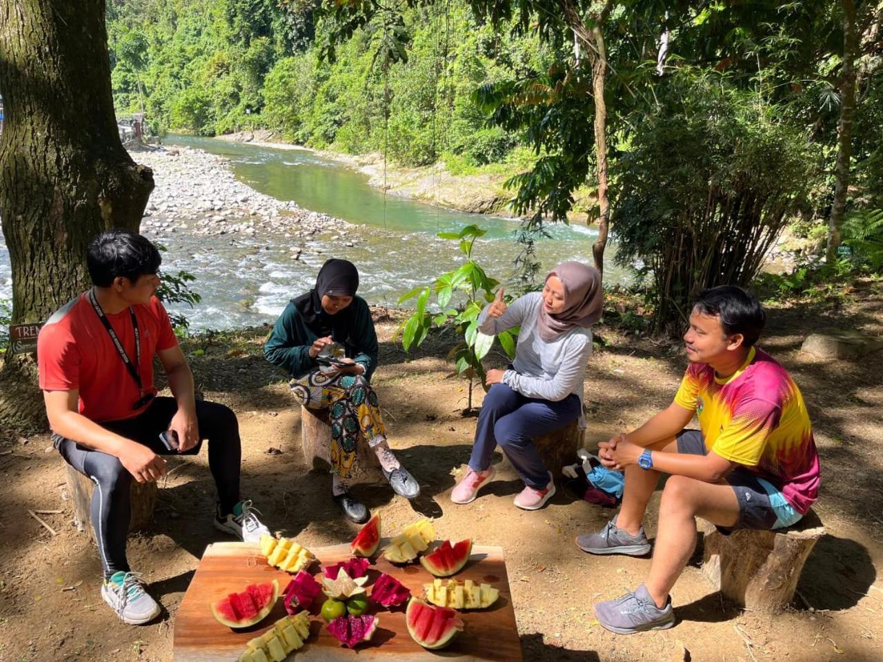 Pongo Guest House & Jungle Trekking Bukit Lawang Εξωτερικό φωτογραφία